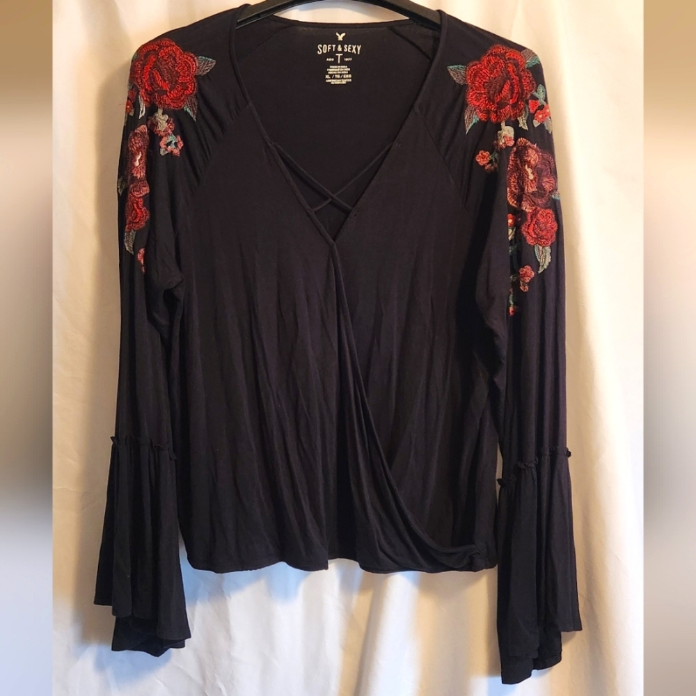 American Eagle embroidered roses top
